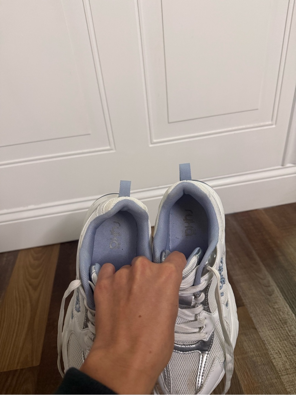 Ryka Women's White & Light Blue Athletic Sneakers Size 8 Medium Width - Picture 8 of 9